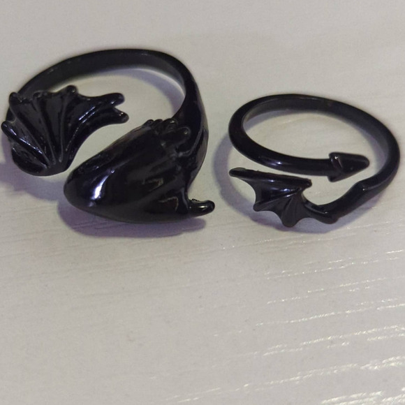 Dragon‎ Rings Sizes 6 & 10 Black Shiny Lot of 2 Open Unisex Gothic Mystical - Picture 1 of 5